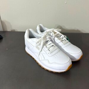 NWT Reebok White Sneakers